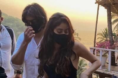 Kartik Aaryan, Janhvi Kapoor's Pic from Goa Goes Viral, Fans Wonder If They're Dating
