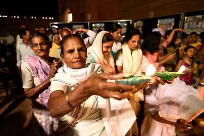 This Year, Vrindavan Widows to Celebrate 'Green Diwali' with Diyas and Rangolis