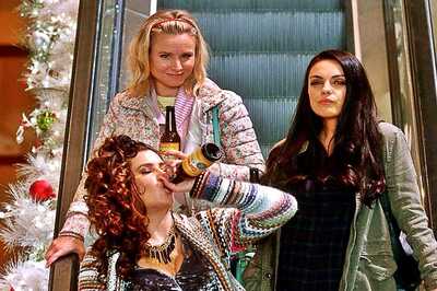 A Bad Mom’s Christmas Review: Mila Kunis-Starrer is Just Another Adult Comedy, With Moms