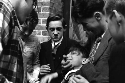 US mother sends 17-year-old with gun to school