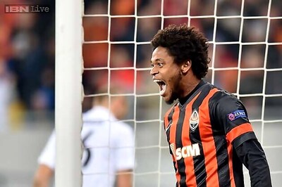 Luiz Adriano eyes Champions League record