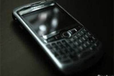 RIM to resolve BlackBerry issue in a month’s time