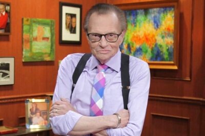 Larry King, Broadcasting Giant for Half-century, Dies at 87