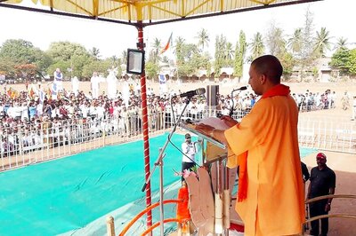 Yogi Cuts Short Karnataka Trip After Siddaramaiah Slams Him Over Dust Storm Deaths in UP