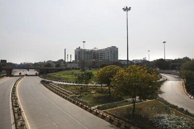 India Set to Shut Out Coronavirus With Total Lockdowns in 14 States, 80 Districts