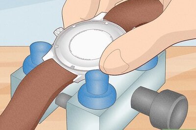 How to Open a Screw Back Watch