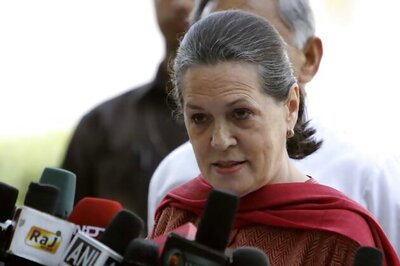 Sonia Gandhi slams Narendra Modi for making 'ulte sidhe' allegations against Congress