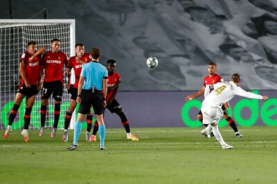 Sergio Ramos Free-kick Sees Real Madrid Climb Back to Top of La Liga