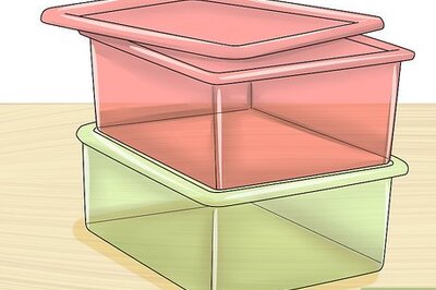 How to Organize Your Small, Heavily Cluttered Room