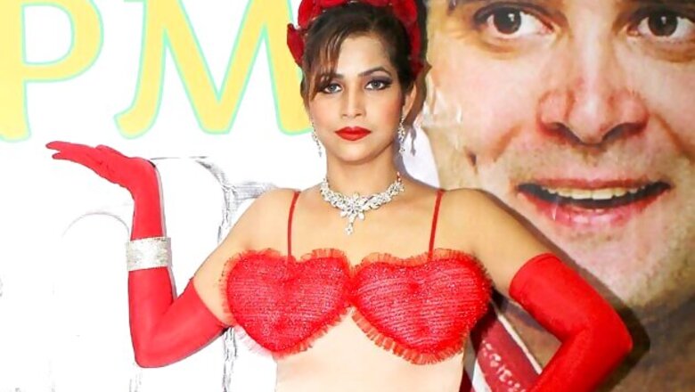 Snapshot: Tanisha Singh covers up in roses for Rahul Gandhi on Valentine's Day