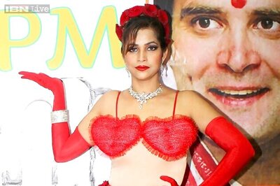 Snapshot: Tanisha Singh covers up in roses for Rahul Gandhi on Valentine's Day