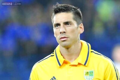 Atletico Madrid sign Argentinean midfielder Jose Sosa