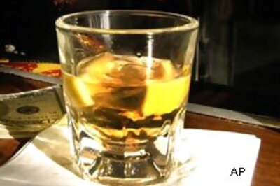 Alcoholics' kids could get addicted too