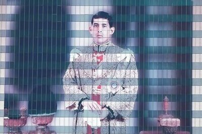 Thai Royalists Rally To Support Monarchy Amid Calls For Reforms