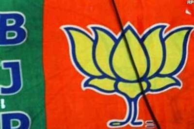 Will oust 'arrogant' Dikshit, Kejriwal just a showman: BJP