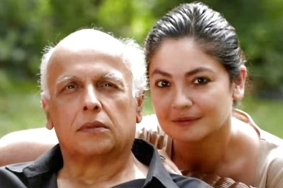 Pooja Bhatt Reacts As Netizen Bashes Mahesh Bhatt and Makes a Derogatory Remark: 'The Blind Hate...'
