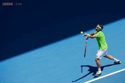 Ferrer retires in Mexico, Murray into semis