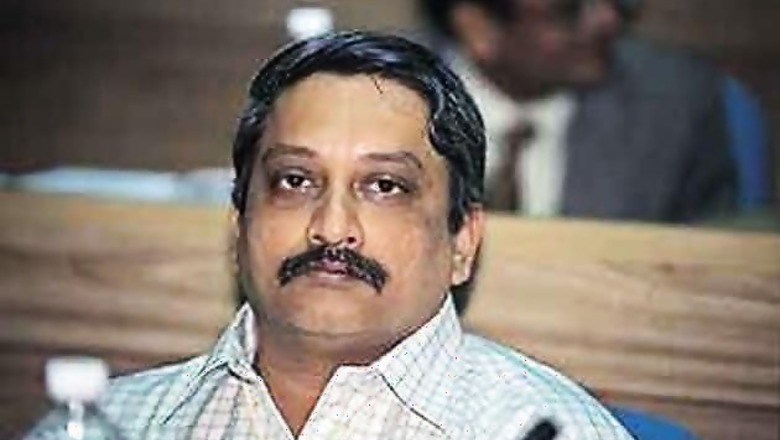Manohar Parrikar resigns as Goa Chief Minister