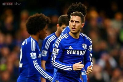 Chelsea beat Stoke City to move closer to the Premier League title