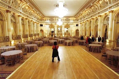 Sahara makes $ 600 mn bid for NY Plaza: reports