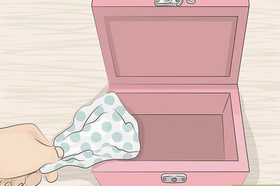 How to Decorate a Jewelry Box