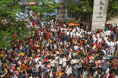 Doctor's Rape-murder: Protesting Doctors Question Mamata's 7-day Deadline to Police