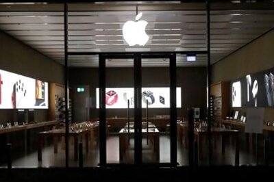 Apple loyalists prove physical stores not needed to drive iPhone sales - J.P. Morgan