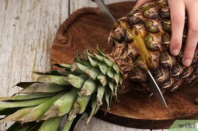 4 Easy Ways to Prep Your Pineapple (With and without a Corer)