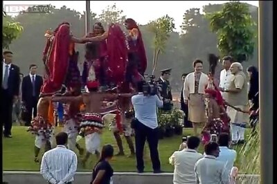 Live: Chinese President Xi Jinping basks in Indian cultural glory at Sabarmati riverfront