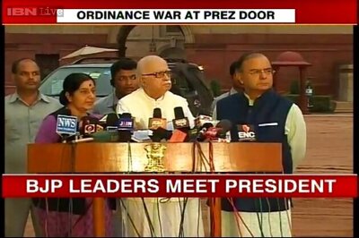 BJP meets Pranab, says ordinance on convicted legislators unconstitutional
