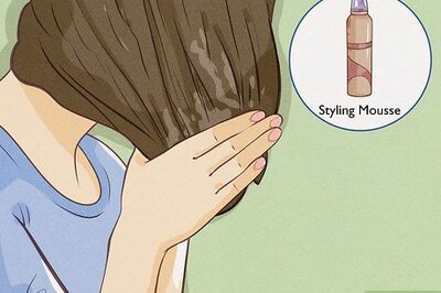 How to Style a Wavy Bob