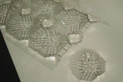 How to Make a Flower from a Plastic Egg Carton