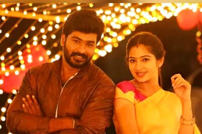 Idhayathai Thirudathey’s Hima Bindhu Leaves Show, Navin Kumar Gets Engaged