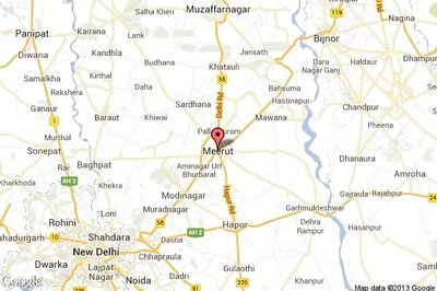 Two men arrested for posing as journalists, extorting money