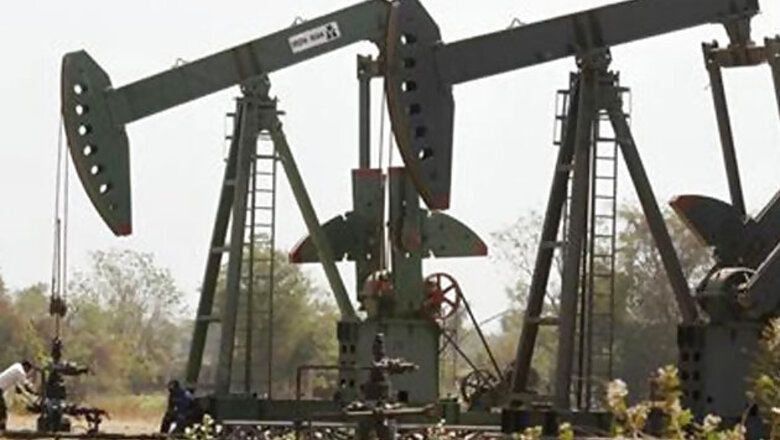 India raises $585 million from Oil India share sale