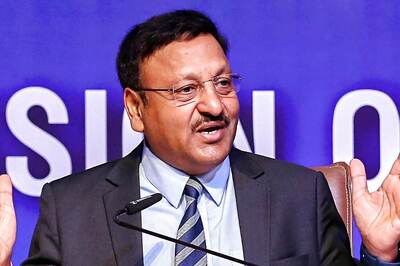 Seeking to Plug Loopholes, EC Tweaks Policy on Transfer of Officers Ahead of Polls