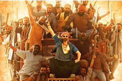 Will Akshay Kumar Be Bollywood's Saviour Again, Releasing Bachchan Pandey in Theatres on Holi?