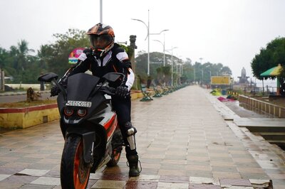 Delayed by Pandemic, KTM RC390 Rider Aims to Become the Youngest Biker to Travel Across India