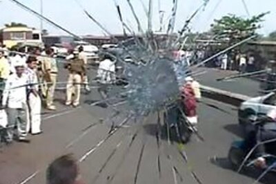 Violence spreads beyond Mumbai | Migrants vs locals