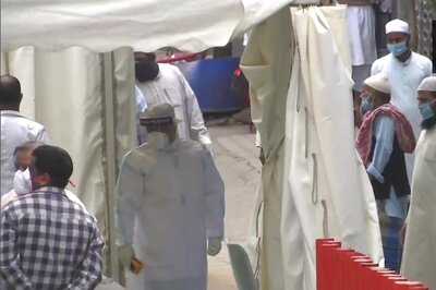 Delhi Police Cordon Off Area in Nizamuddin as People Show COVID-19 Symptoms After Religious Gathering