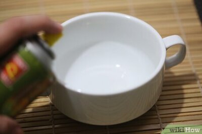 How to Make a Microwave Bacon and Egg Sandwich