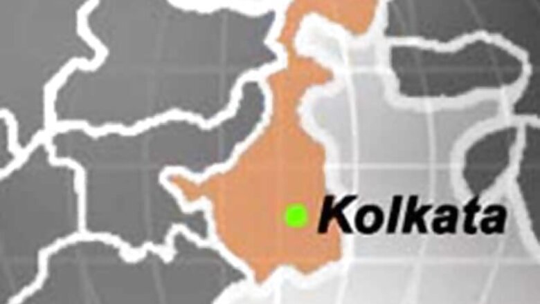 Kolkata: Woman gives birth on road, dies
