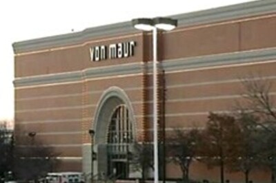 Gunman opens fire in a US mall, kills 8 and himself