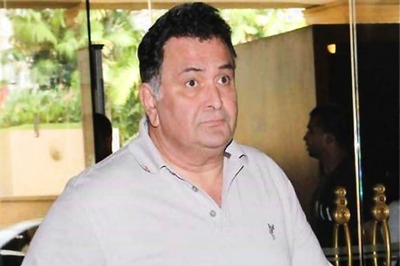 Rishi Kapoor Leaves for US to get Medical Treatment, Wishes Pour in From Bollywood