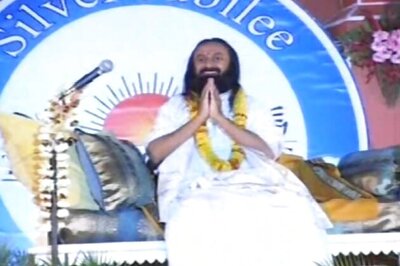Sri Sri Ravi Shankar against coalition government