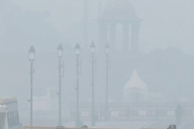 Thick Layer Of Smog Shadows Delhi as AQI Remains in 'Severe' Category | How Does Bad Air Affect Us?