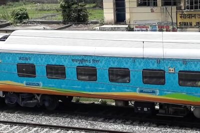 Railway Employee Accused Of Molesting Minor In Train, Angry Passengers Beat Him To Death In UP