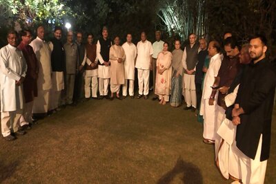 Mission 2019 the Main Course as Sonia Gandhi Hosts Dinner for 20 Opposition Parties