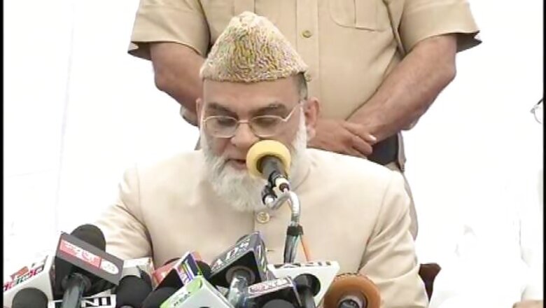 Delhi: 19-year-old son is Bukhari's successor as Jama Masjid Shahi Imam
