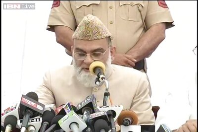 Delhi: 19-year-old son is Bukhari's successor as Jama Masjid Shahi Imam